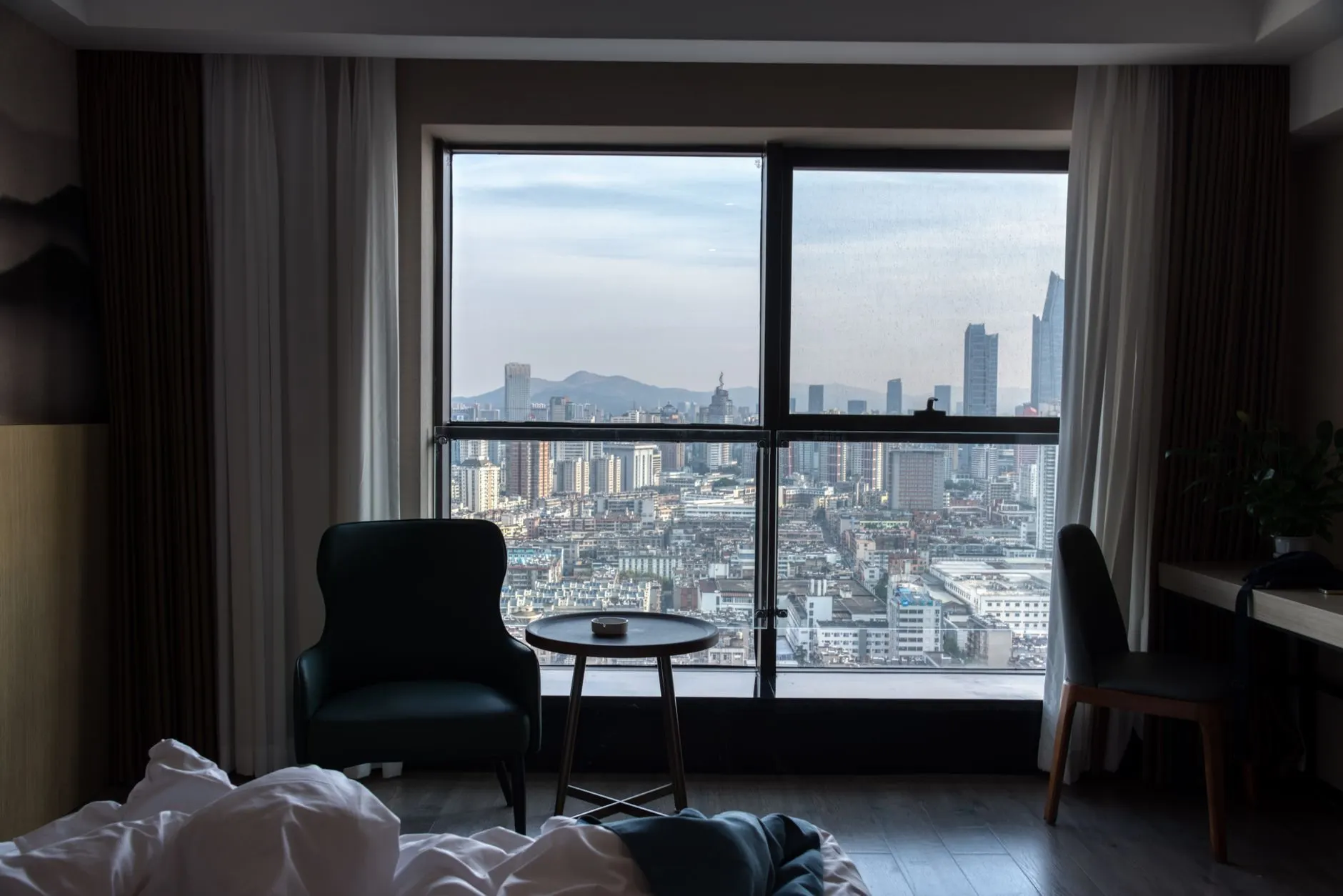 武汉万购屋家纺四件套全棉贡缎工艺与亲肤性技术解析